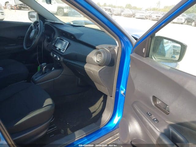 2023 NISSAN KICKS S XTRONIC CVT 5