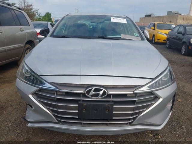 2019 HYUNDAI ELANTRA SE 12