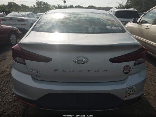 2019 HYUNDAI ELANTRA SE 16