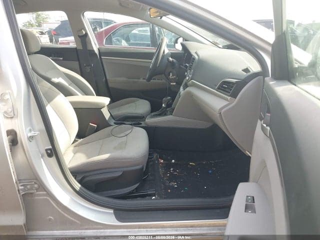 2019 HYUNDAI ELANTRA SE 5