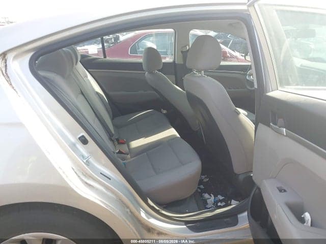 2019 HYUNDAI ELANTRA SE 8