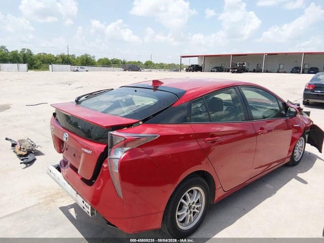 2017 TOYOTA PRIUS THREE 4