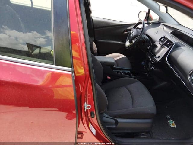 2017 TOYOTA PRIUS THREE 5