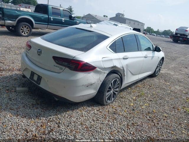 2018 BUICK REGAL SPORTBACK ESSENCE 4