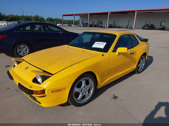 1985 PORSCHE 944 2