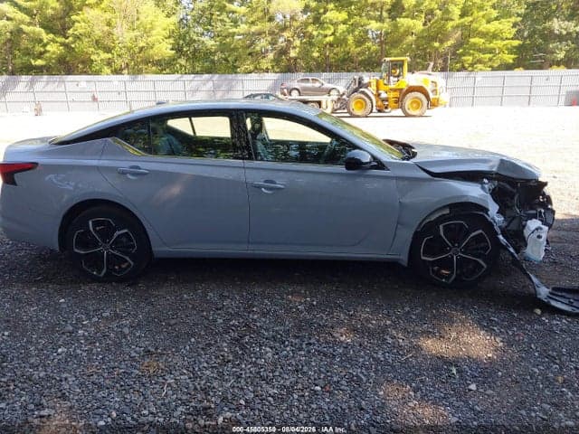 2025 NISSAN ALTIMA SR AWD 13