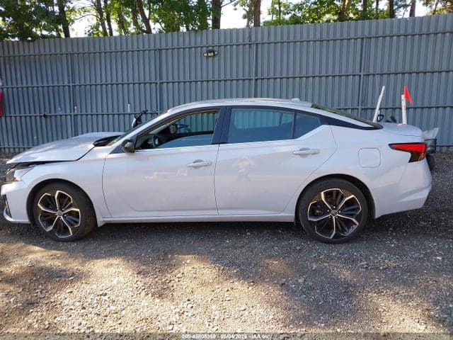 2025 NISSAN ALTIMA SR AWD 14