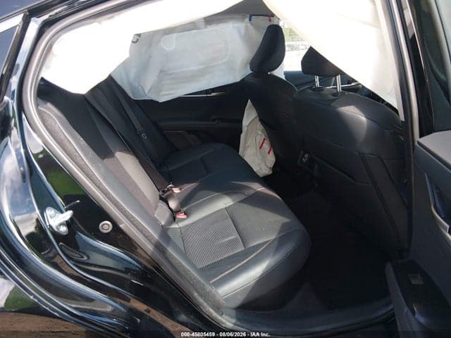 2026 TOYOTA CAMRY XLE 8