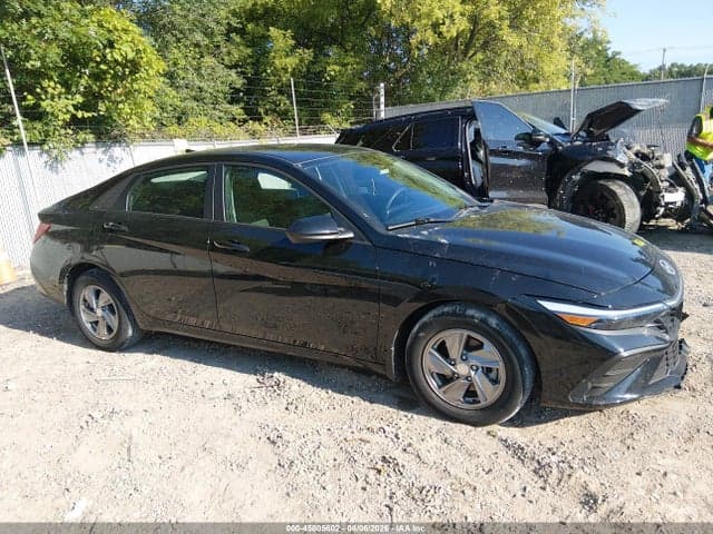 2025 HYUNDAI ELANTRA SE 14