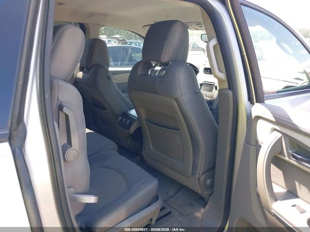 2017 CHEVROLET TRAVERSE LS 8