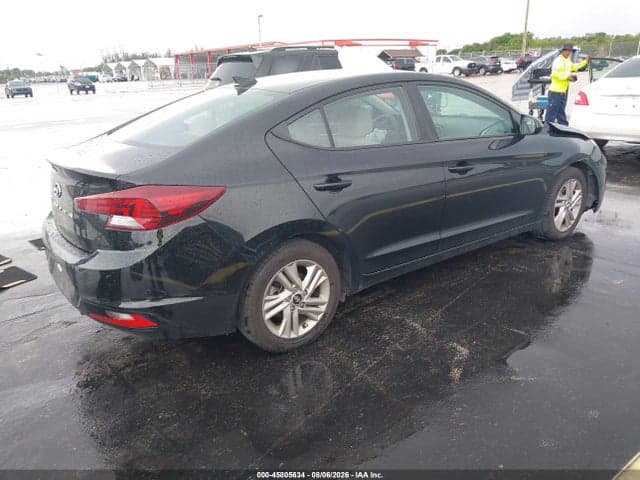 2020 HYUNDAI ELANTRA SEL 4