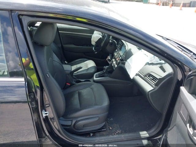 2019 HYUNDAI ELANTRA LIMITED 5