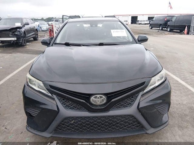 2019 TOYOTA CAMRY SE 12