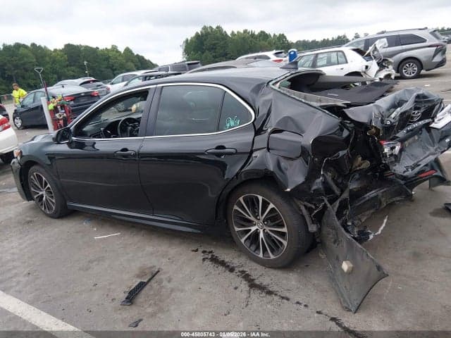 2019 TOYOTA CAMRY SE 14
