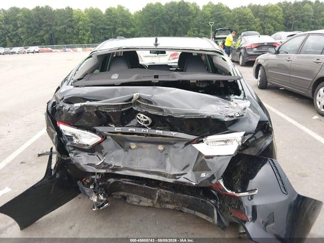 2019 TOYOTA CAMRY SE 16