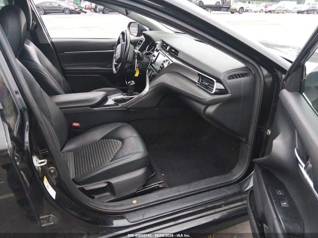 2019 TOYOTA CAMRY SE 5