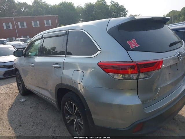 2018 TOYOTA HIGHLANDER LE 3