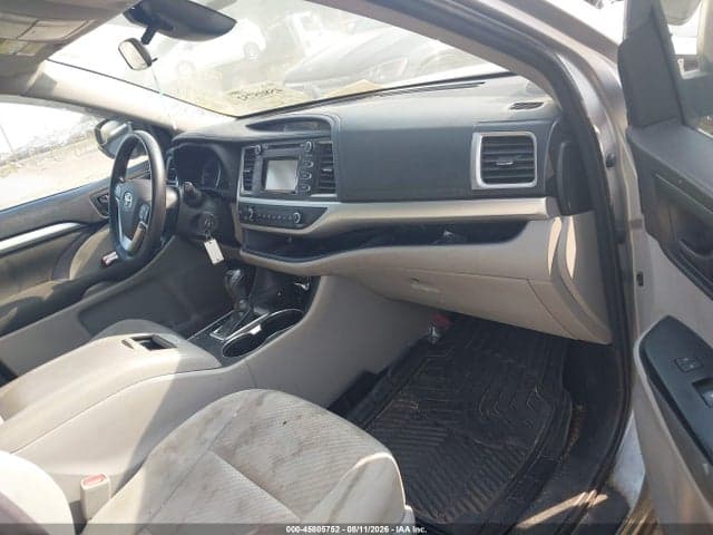 2018 TOYOTA HIGHLANDER LE 5
