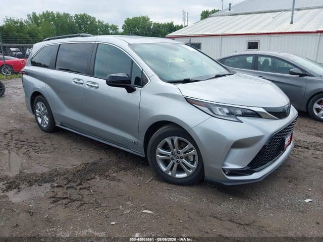 2021 TOYOTA SIENNA XSE - 1
