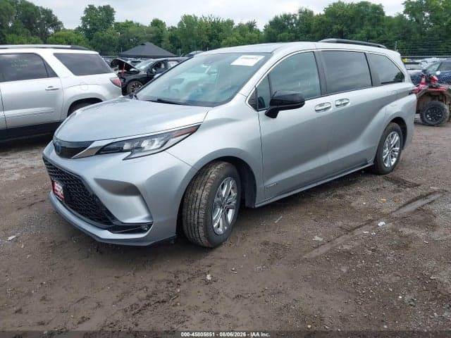 2021 TOYOTA SIENNA XSE 2