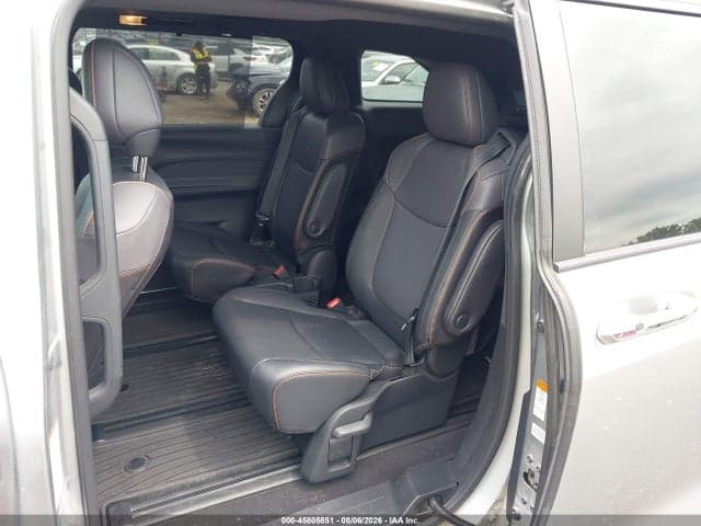 2021 TOYOTA SIENNA XSE 18