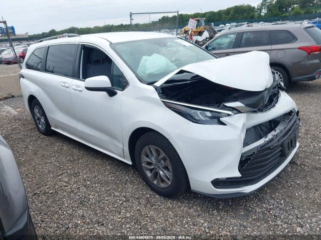 2025 TOYOTA SIENNA LE - 1