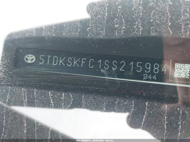 2025 TOYOTA SIENNA LE 17