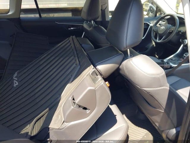 2025 TOYOTA RAV4 HYBRID XLE PREMIUM 8