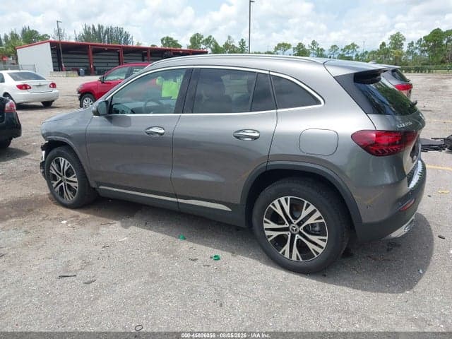 2025 MERCEDES-BENZ GLA 250 4MATIC 3