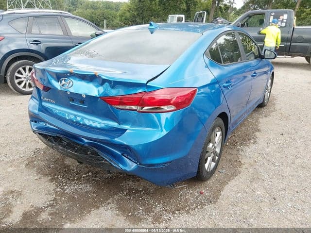 2017 HYUNDAI ELANTRA SE 4