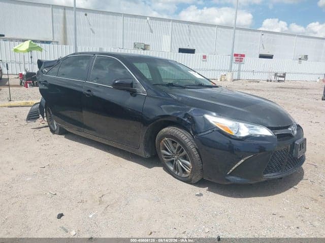 2017 TOYOTA CAMRY SE 1