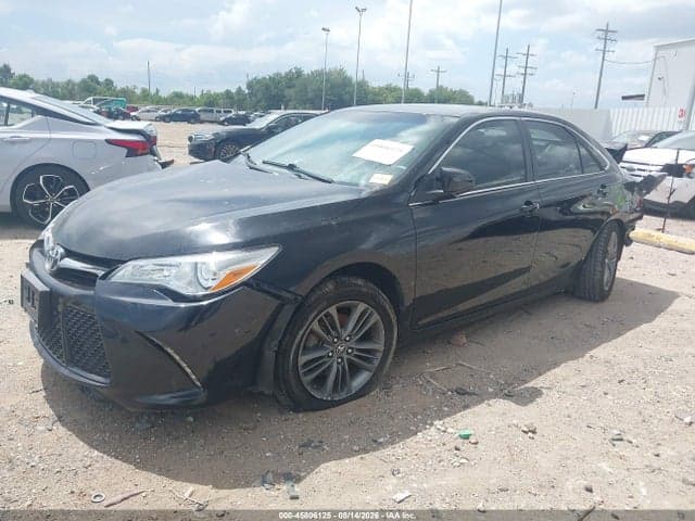 2017 TOYOTA CAMRY SE 2