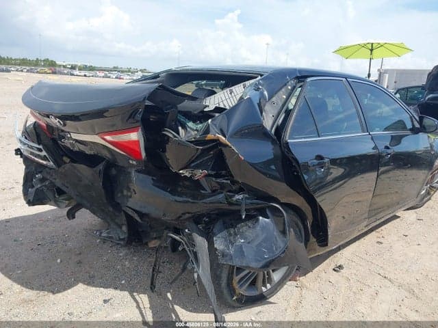 2017 TOYOTA CAMRY SE 6