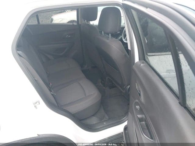 2017 CHEVROLET TRAX LT 8