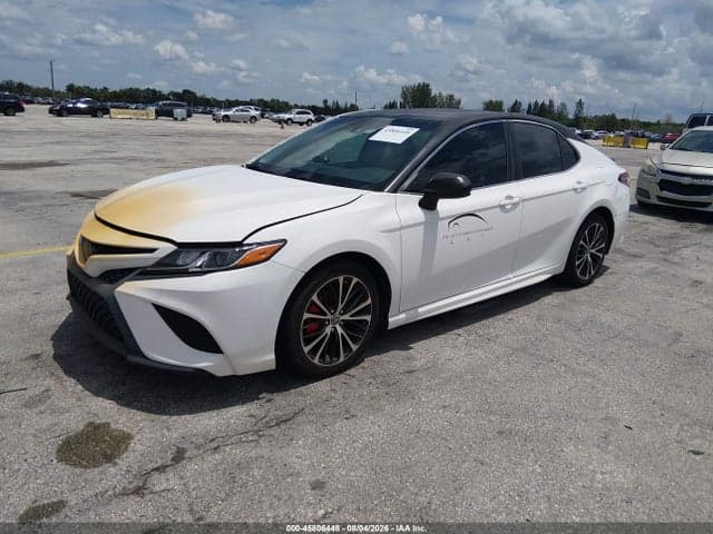 2018 TOYOTA CAMRY SE 2