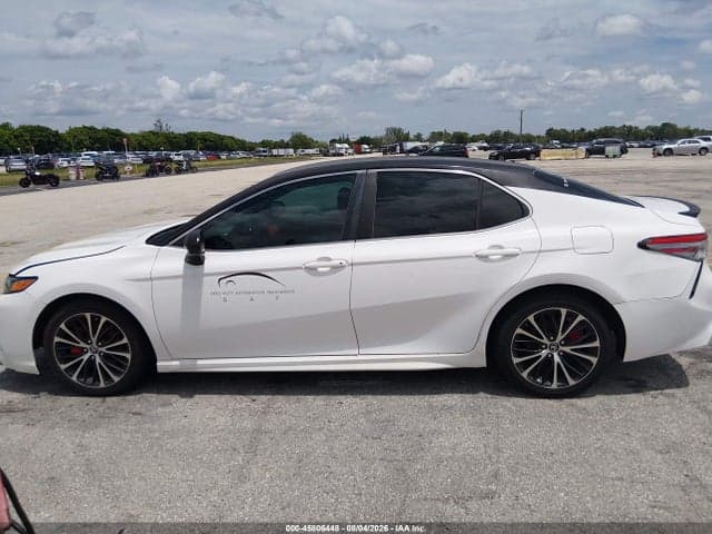 2018 TOYOTA CAMRY SE 14