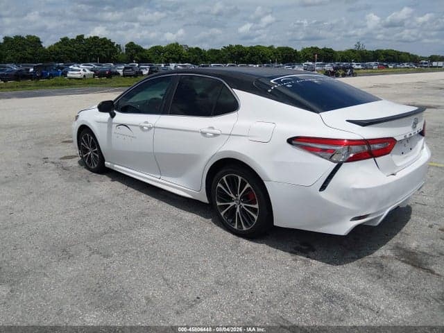 2018 TOYOTA CAMRY SE 3