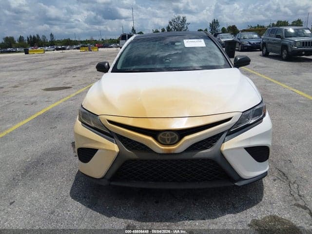 2018 TOYOTA CAMRY SE 6