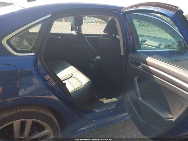 2017 VOLKSWAGEN PASSAT 1.8T R-LINE 8