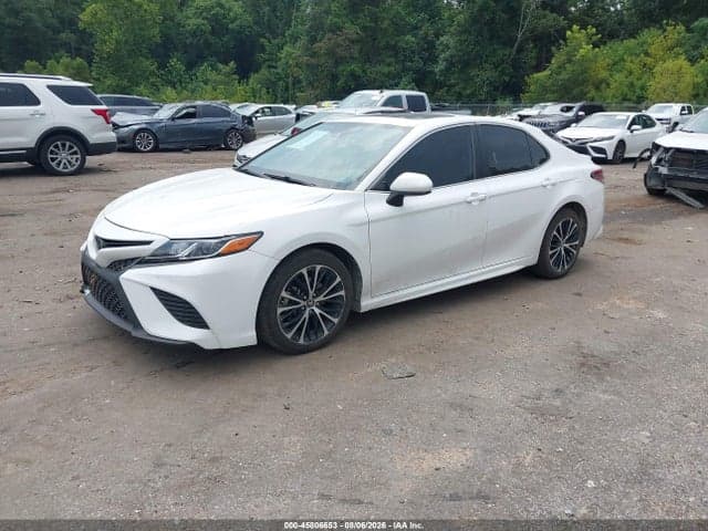 2019 TOYOTA CAMRY SE 2