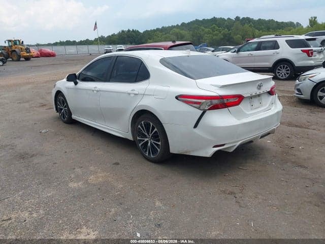 2019 TOYOTA CAMRY SE 3