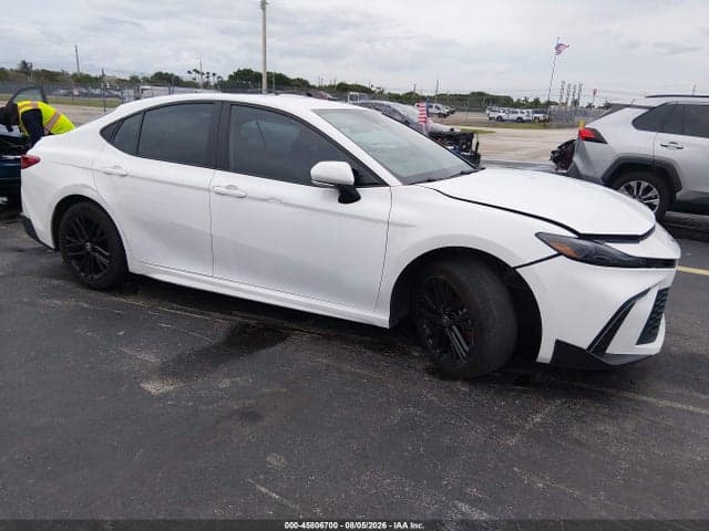 2025 TOYOTA CAMRY SE - 1