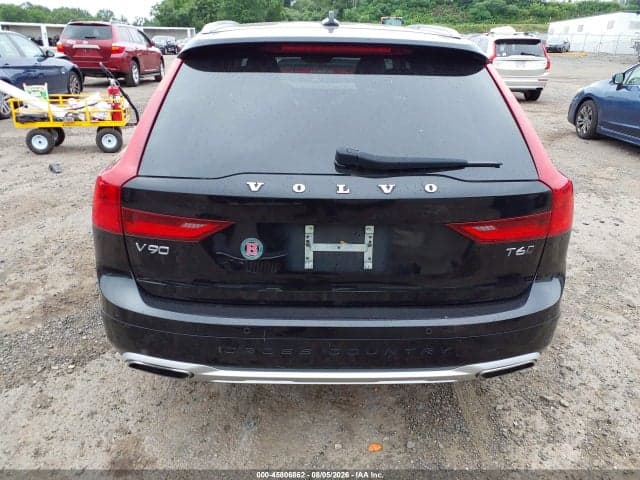 2018 VOLVO V90 CROSS COUNTRY T6 17