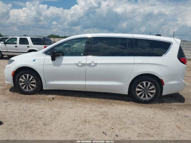 2025 CHRYSLER PACIFICA HYBRID SELECT 14