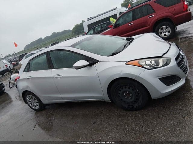 2017 HYUNDAI ELANTRA GT 13