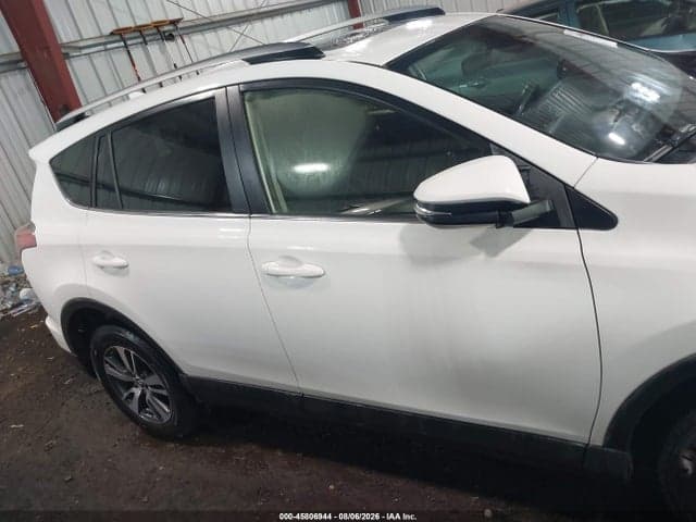 2017 TOYOTA RAV4 XLE 14