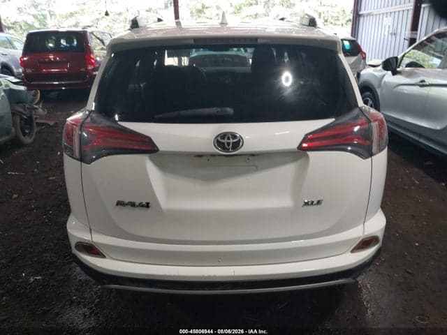2017 TOYOTA RAV4 XLE 17