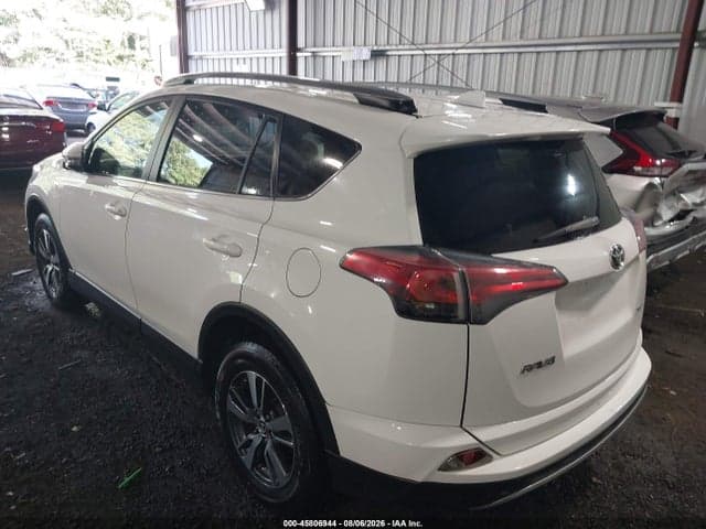 2017 TOYOTA RAV4 XLE 3