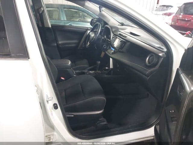 2017 TOYOTA RAV4 XLE 5