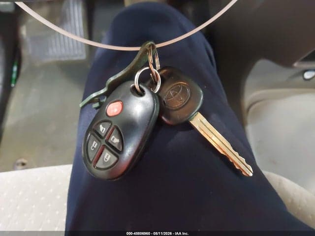 2017 TOYOTA SIENNA LE 7 PASSENGER 11